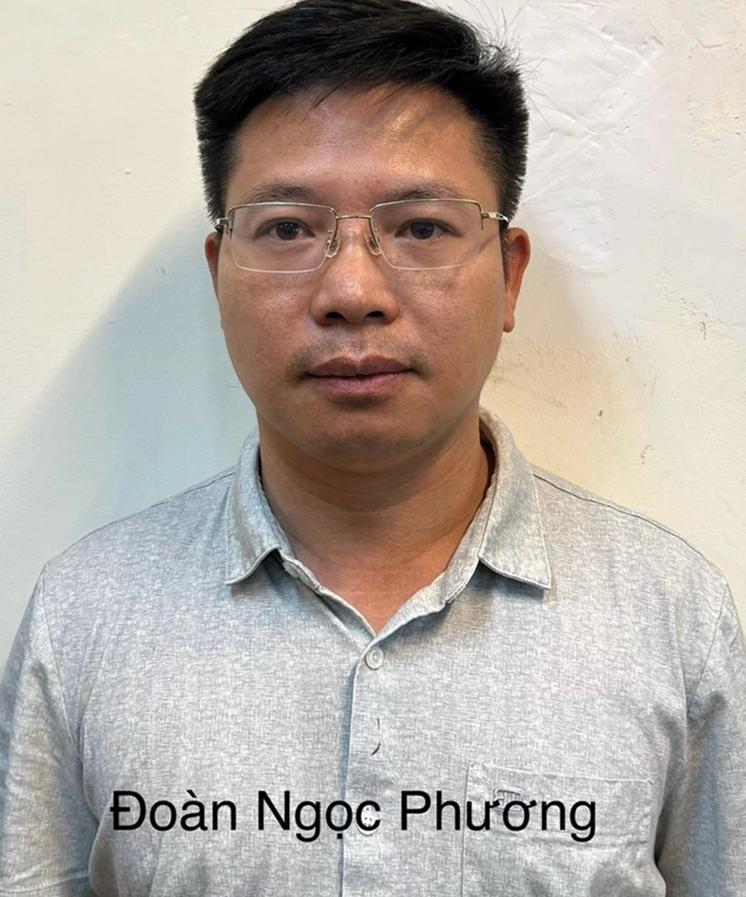 Bắt[-]ông[-]Đoàn[-]Ngọc[-]Phương,[-]Phó[-]Cục[-]trưởng[-]Cục[-]Quy[-]hoạch[-]và[-]Phát[-]triển[-]Tài[-]nguyên[-]đất,[-]Bộ[-]Tài[-]nguyên[-]và[-]Môi[-]trường,